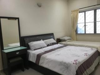 Carols Guesthouse near Jonker and Satay Celup - 6