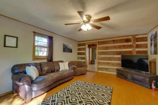 Porch and Fire Pit Family-Friendly Afton Cabin! - Greeneville - 7
