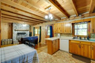 Spacious Yard + Fire Pit: Afton Family Cabin! - 7