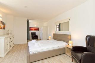 Villa Arcadia, App. 10 - 3