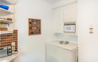 Awesome Apartment In Hasselberg - Hasselberg - 4