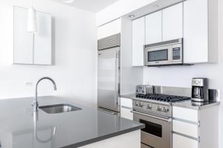 Hells Kitchen 1BR w Doorman nr Central Park NYC-524 - New York - 5