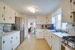 Walk to Beach Chatham Getaway with Sunroom! - Chatham - 4