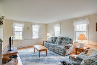 All-Season Sunroom and Fireplace! Chatham Getaway - 6
