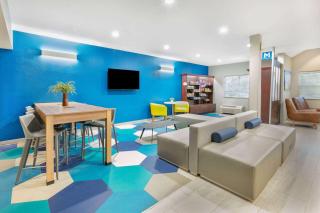Microtel Inn & Suites by Wyndham Austin Airport - Austin - 3
