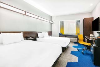 Microtel Inn & Suites by Wyndham Austin Airport - Austin - 2