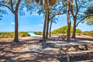 Breezy Bungalow A and B - Bradenton Beach - 7