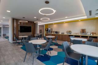 Microtel Inn & Suites by Wyndham Winchester - Winchester - 4