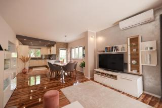 Pool apartment with traditional Dalmatian Konoba - Nin - 7