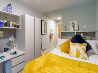 For Students Only - The Refinery in Leeds - 9