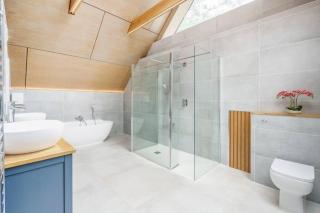 Luxury 8 bedroom home with leisure wing - Boars Hill - 1