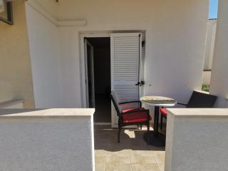 Apartmani Lešić Tribunj - Tribunj - 5