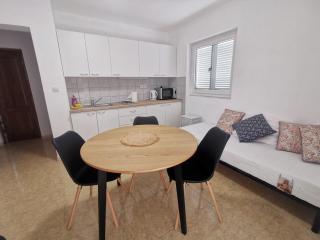 Apartmani Lešić Tribunj - Tribunj - 7