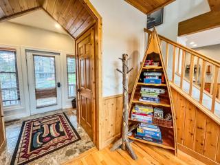 Lakefront Home Near Wisp with Great Location Dock Slip Hot Tub - McHenry - 3