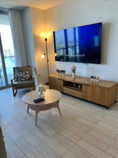 Trendy Beachfront Flat, Sea Views, Style & Amenities -A - 7