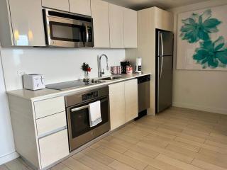 Trendy Beachfront Flat, Sea Views, Style & Amenities -A - 1