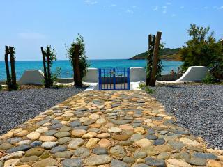 Casale fronte mare - villa with swimming pool in front of the beach - Porto Columbu - Perdʼe Sali - 7