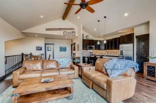 Alders 4 Bedroom Townhome In East Keystone - 4