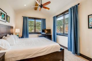 Alders 4 Bedroom Townhome In East Keystone - 2