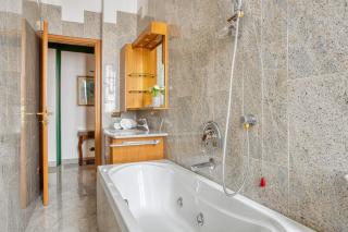 JOIVY Captivating flat with balcony - 9