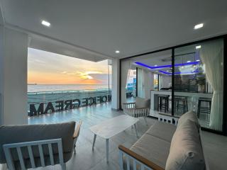 STUNNING BEACHFRONT VIEW LUXURIOUS Apartment 20 - 0