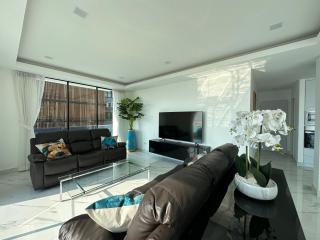 STUNNING BEACHFRONT VIEW LUXURIOUS Apartment 20 - 1