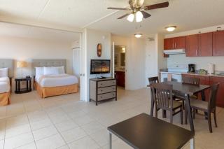 Fully Equipped 23rd Floor Condo at the Waikiki Banyan condo - Honolulu - 5