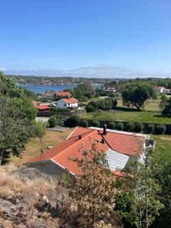 Trevligt hus & Sjöbod i mysiga Mollösund Tången - 3