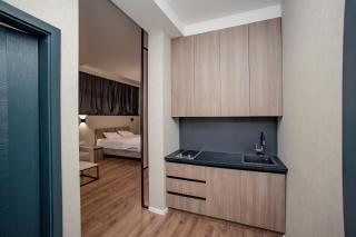 GRIFFON BAR FOOD APARTMENTS - 6