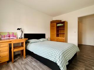 Jolie chambre 3minutes de la Gare RER A - 2