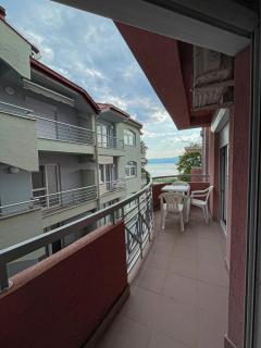 Korun's Lakeview Apartment - Lagadin - 4