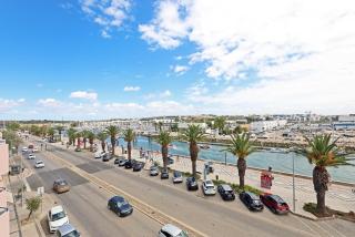 B60 - Lagos Promenade View Apartment - Lagos - 9