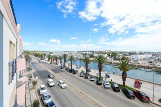 B60 - Lagos Promenade View Apartment - Lagos - 8