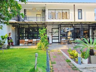 Sherloft Home & Hostel - Chiang Mai - 0
