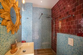 Colorful historical city apartment, Otrobanda - Willemstad - 6