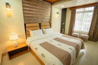 East Land Bed & Breakfast - 9