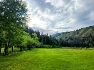 Southfork Lodge - Riverside Inn - Lowman - 5