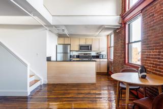 S End Loft w Pool Art Gallery Steps to T BOS-359 - 5