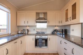 4 Atlantic Crescent Lodge - 2 Bed-Sleeps 4-TJS4AC - 4