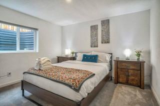 2 bedroom* Minutes from downtown *Firepit - 7
