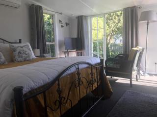 Orange Tree Cottage - garden hideaway - Whanganui - 9