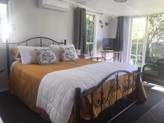 Orange Tree Cottage - garden hideaway - Whanganui - 4