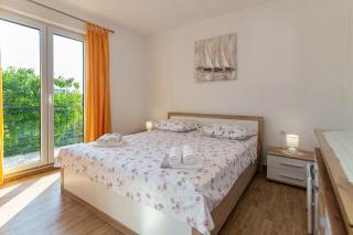 NAVIS Sea View Apartment with pool - Makarska - 4