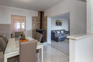 NAVIS Sea View Apartment with pool - Makarska - 3