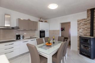NAVIS Sea View Apartment with pool - Makarska - 1