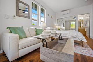 Studio Nene - Mountains, Beaches, King Bed, Pool & Gym - 3