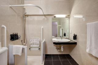 Bedford Hotel - 1