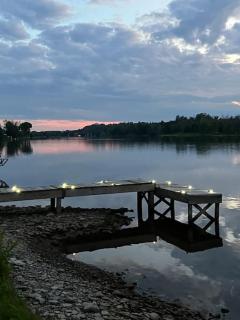 Gather-on-Trent, Your Private Waterfront Luxury Resort in Trent Hills - 4