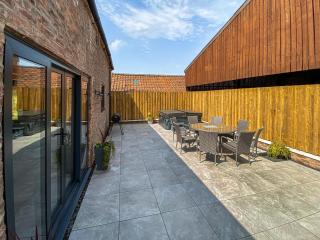 The Warren - Uk42858 - Rise - 2