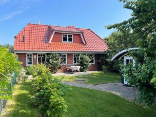 Haus Benninghusumer Deichweg, eingezäunt, Hunde Willkommen, Kamin, ruhig gelegen, WLAN - Emmelsbüll-Horsbüll - 0